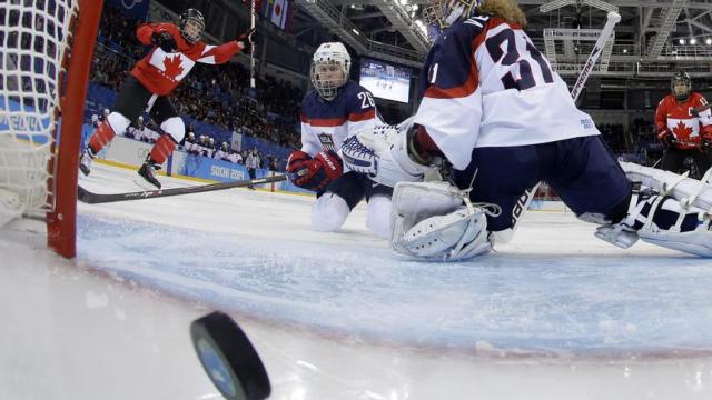OLY-2014-IHOCKEY-CAN-USA-WOMEN